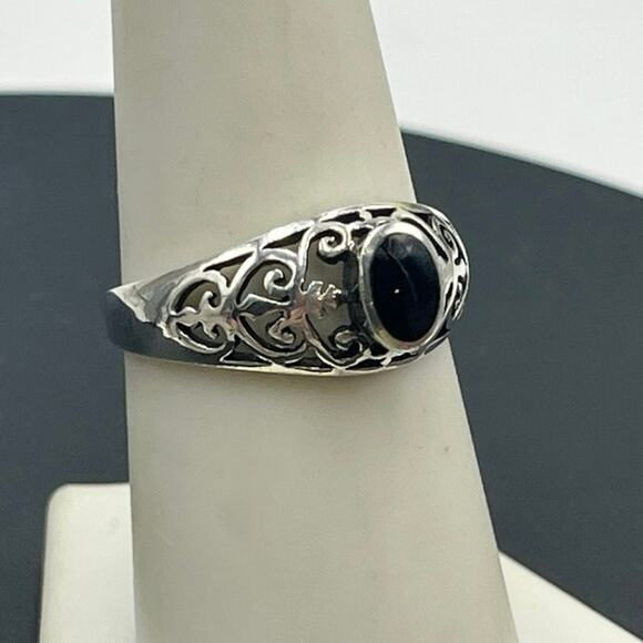 SU Vintage Sterling Silver THAILAND Women Black Onyx Scroll Filigree Ring Sz 8.5 - Picture 1 of 11